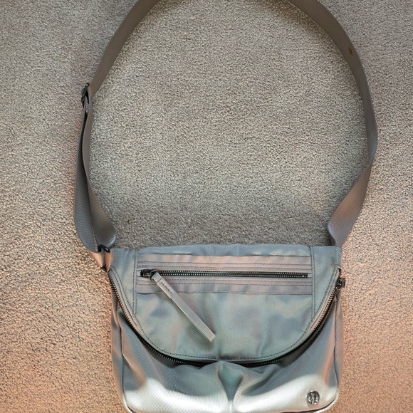 lululemon athletica Handbags - Lululemon festival bag in the color chrome